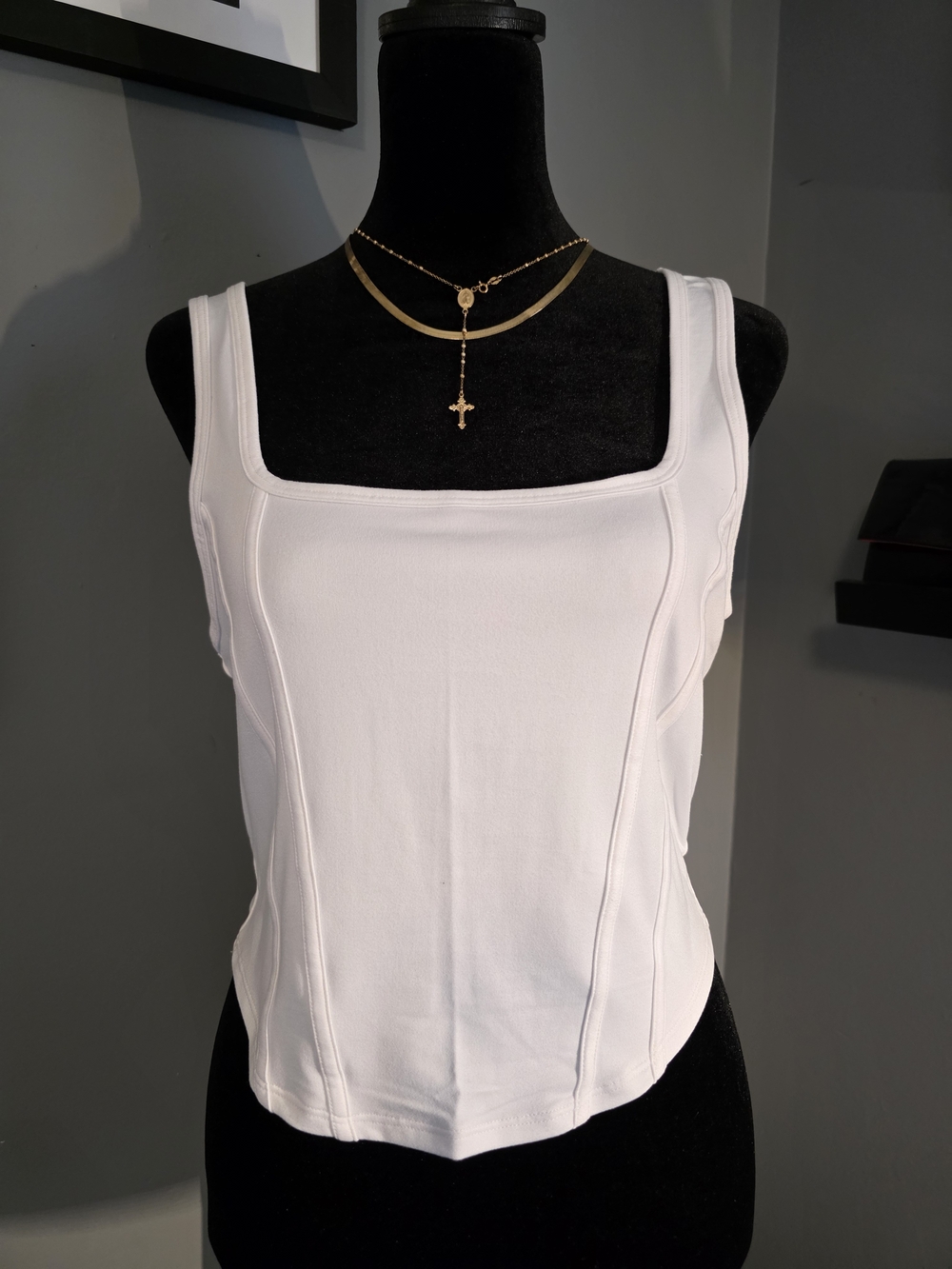 NWT Hollister White Contour Tank Top Size Large